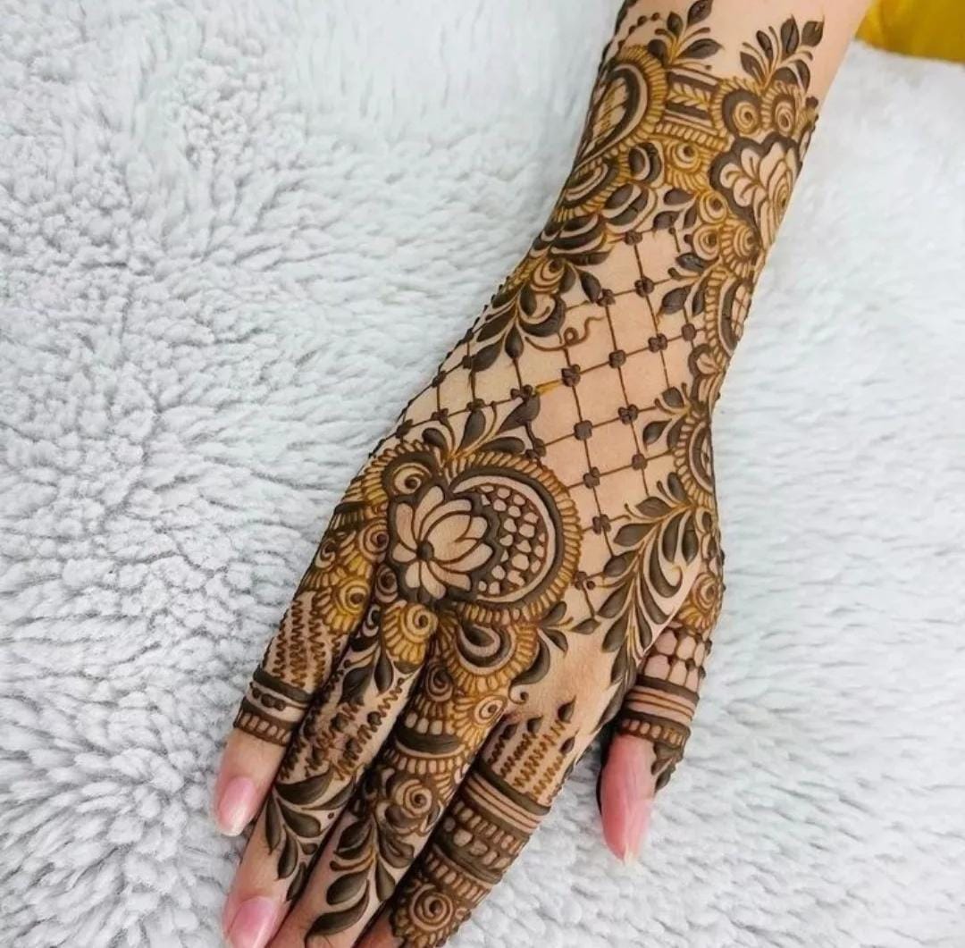 Intricate Royal Design Mehndi with peacock motifs