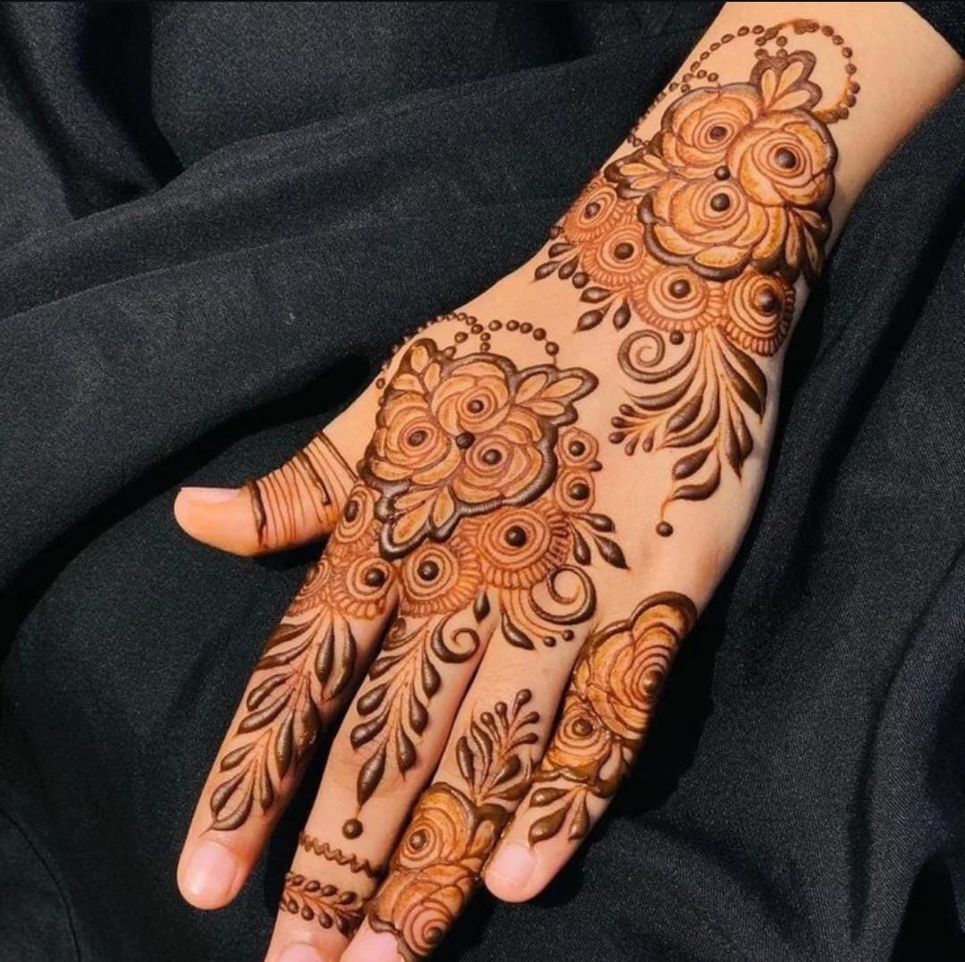 A detailed Royal Design Mehndi featuring intricate patterns and regal motifs