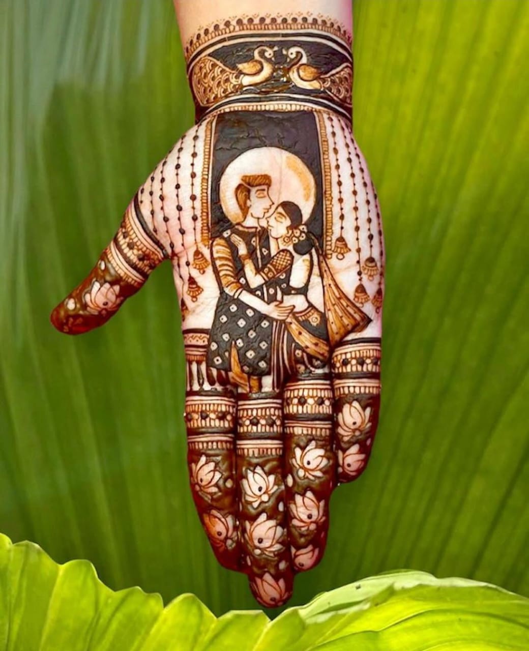 Yet another beautiful Mehndi design for Krishna Janmashtami.